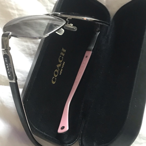 Coach Pink and Black Sunglasses 
New no flaws
Authentic nose piece hard case - Picture 9 of 10